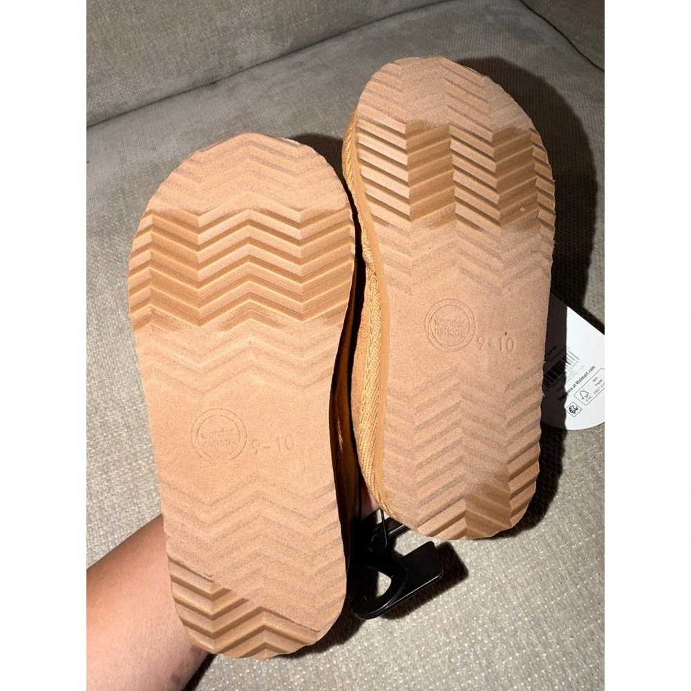 Kids slippers 9/10
